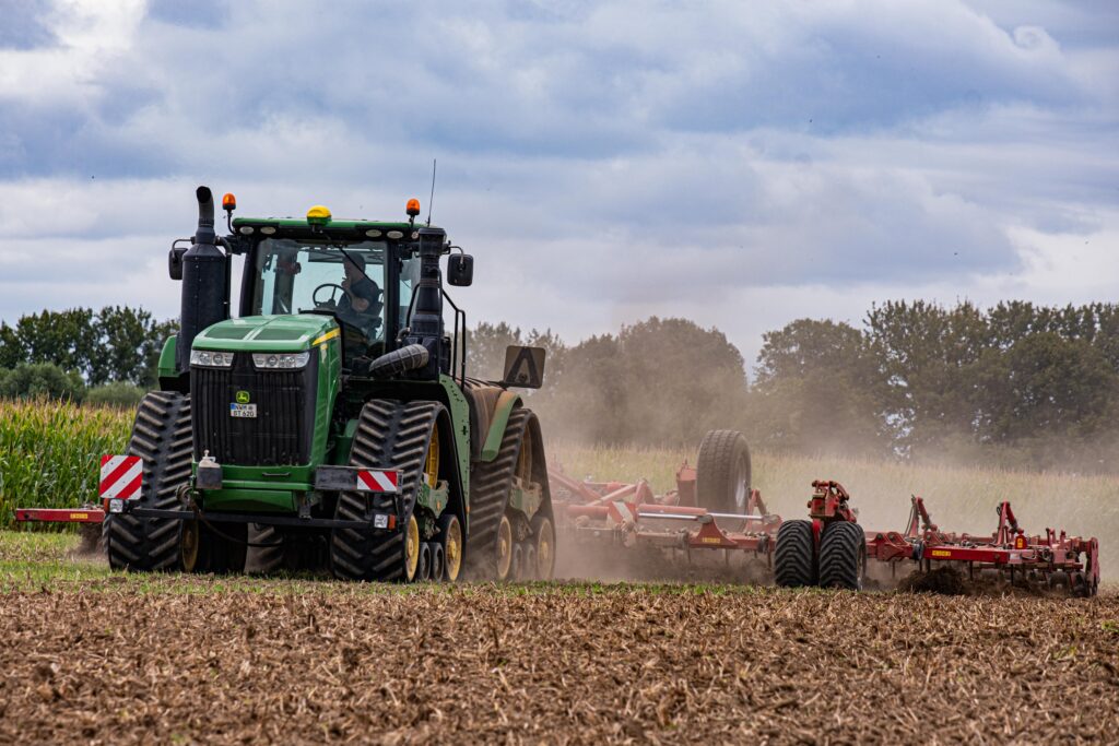 An unserem Standort in Alt Meteln suchen wir ab sofort einen landwirtschaftlichen Mitarbeiter (m/w/d). Nähere Informationen erhalten Sie in der untenstehenden Stellenanzeige.

Wir freuen uns auf Ihre Bewerbungen.